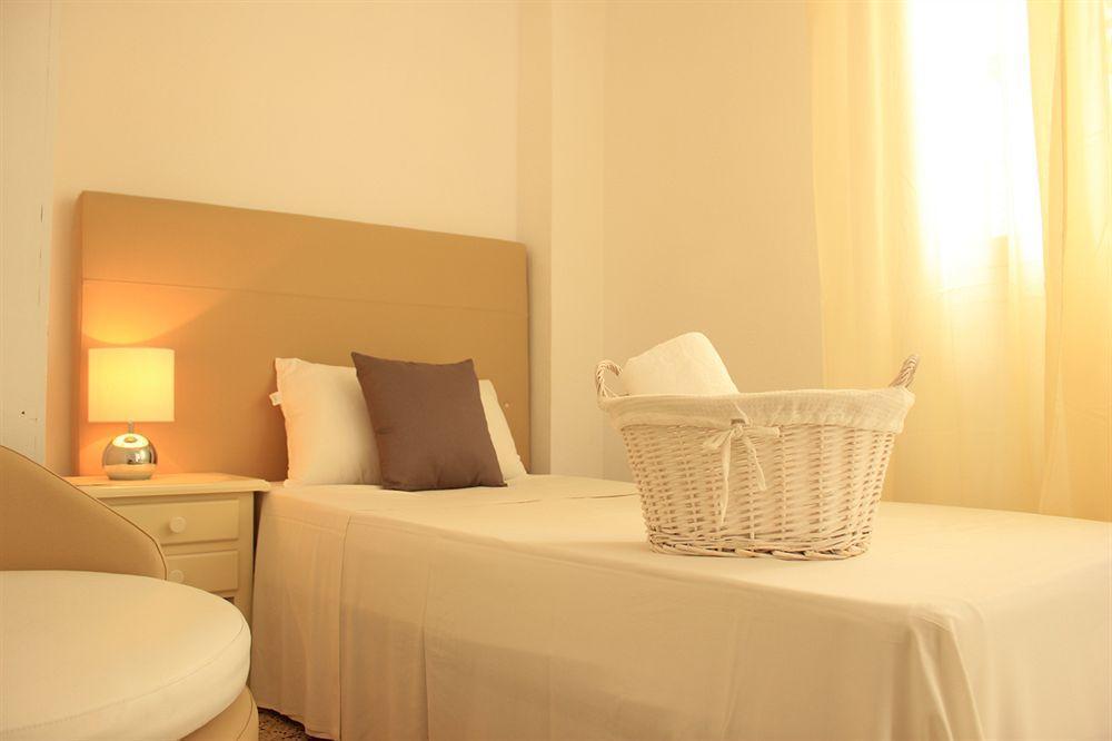 Hostal The Monkey Room Marbella Exterior foto