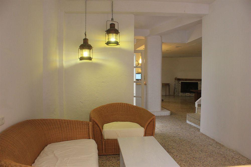 Hostal The Monkey Room Marbella Exterior foto