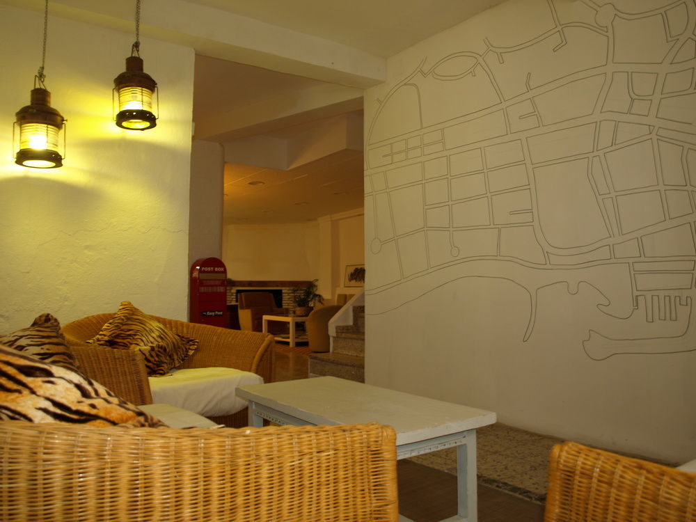 Hostal The Monkey Room Marbella Exterior foto