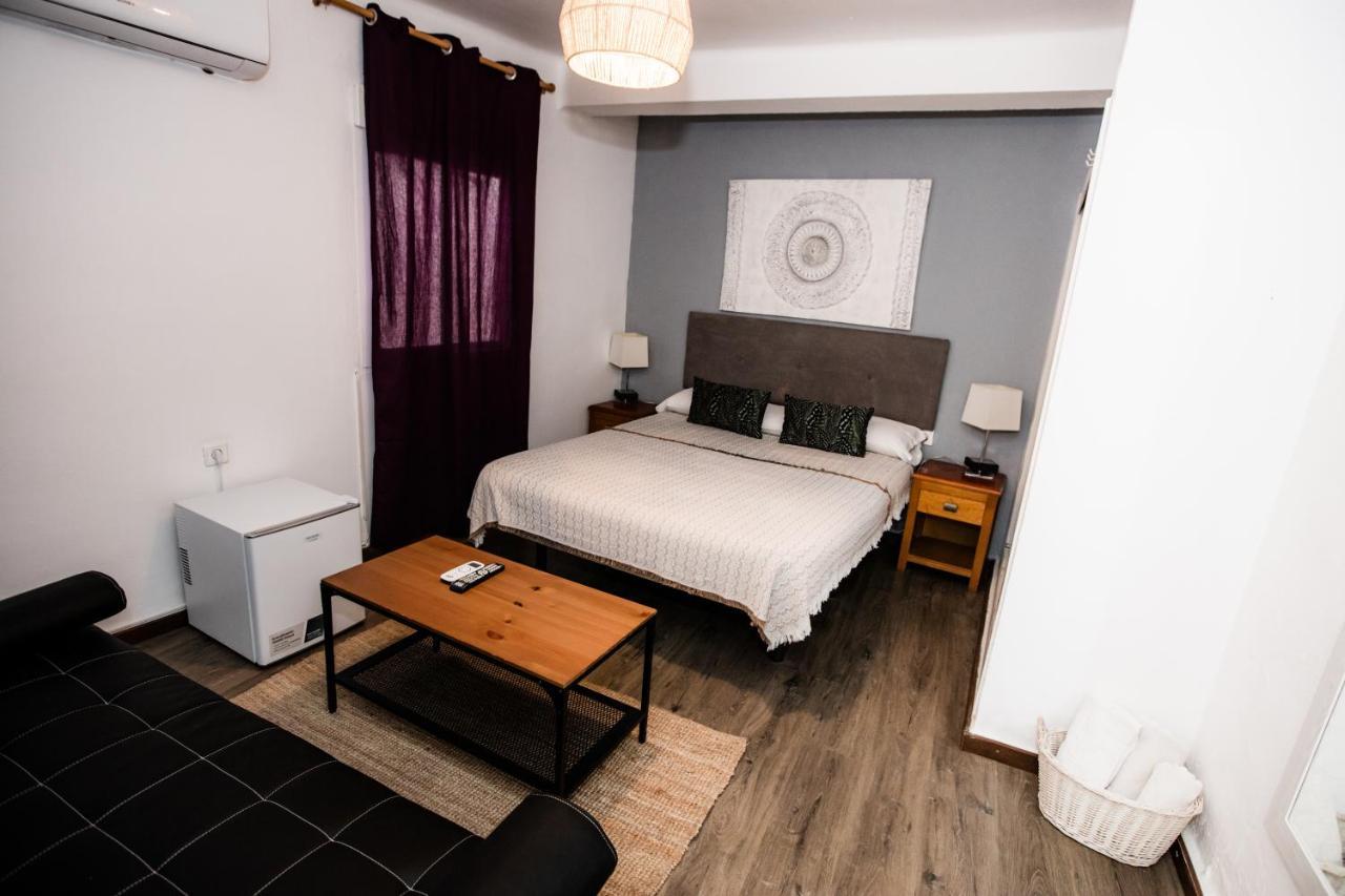 Hostal The Monkey Room Marbella Exterior foto